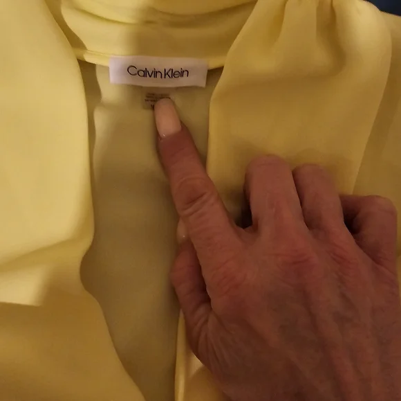 Calvin KleinLong Sleeve Draped V Neck Top - Picture 3 of 4